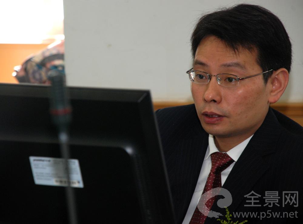 中国长江电力股份有限公司财务总监——白勇先生   在回答网上投资者提问